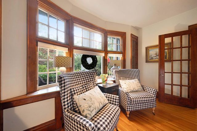 2465 E Broad Street, Columbus, OH 43209