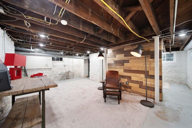 2465 E Broad Street, Columbus, OH 43209