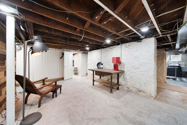 2465 E Broad Street, Columbus, OH 43209