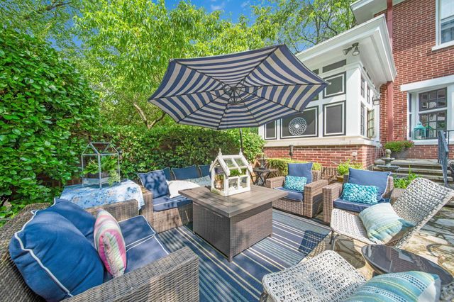 2465 E Broad Street, Columbus, OH 43209