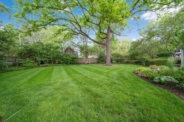 2465 E Broad Street, Columbus, OH 43209