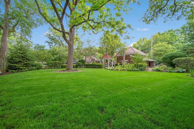 2465 E Broad Street, Columbus, OH 43209