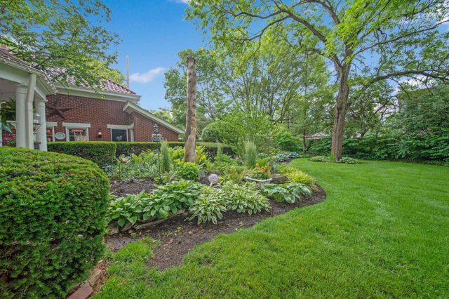 2465 E Broad Street, Columbus, OH 43209