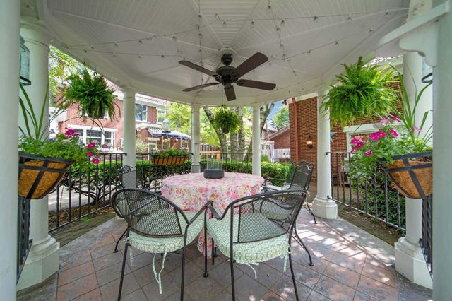 2465 E Broad Street, Columbus, OH 43209