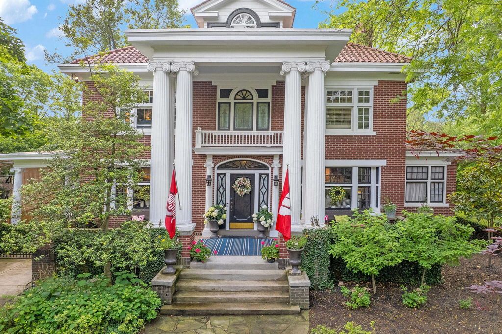 2465 E Broad Street, Columbus, OH 43209