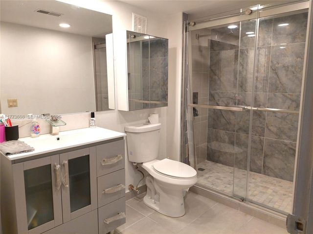 16300 Golf Club Road 317, Weston, FL 33326