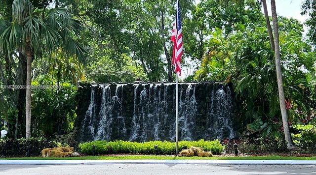 16300 Golf Club Road 317, Weston, FL 33326