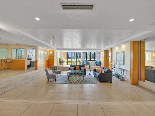 16300 Golf Club Road 317, Weston, FL 33326