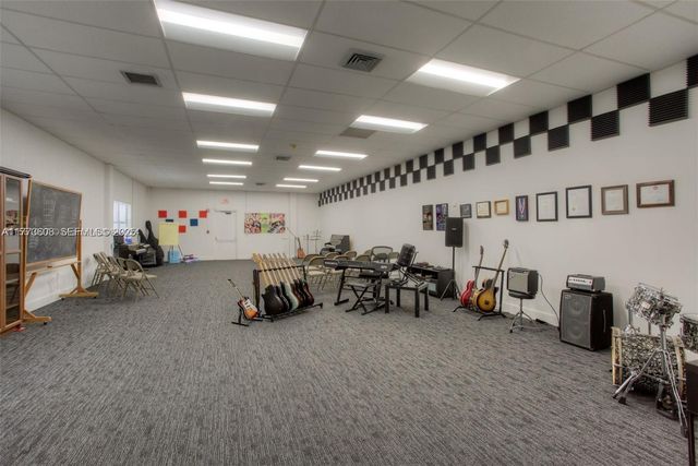 16300 Golf Club Road 317, Weston, FL 33326