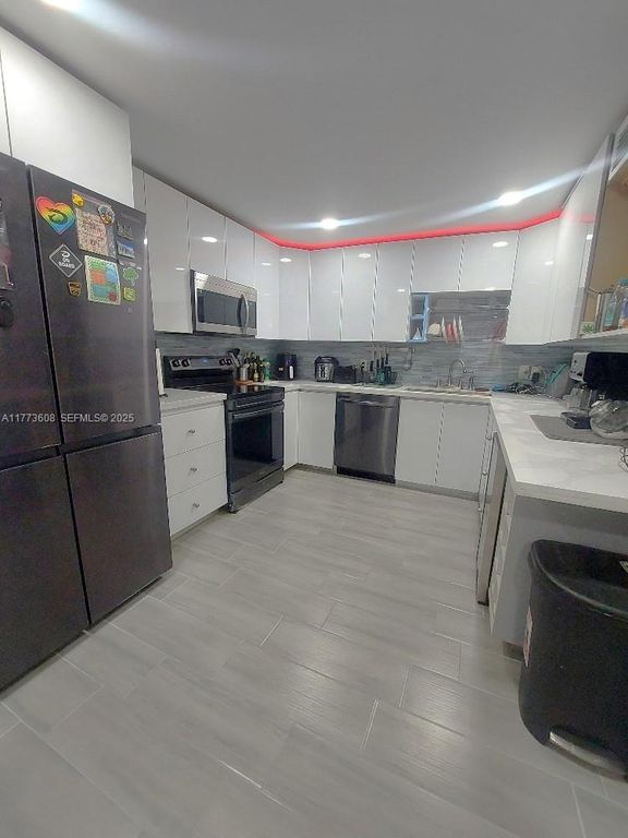 16300 Golf Club Road 317, Weston, FL 33326