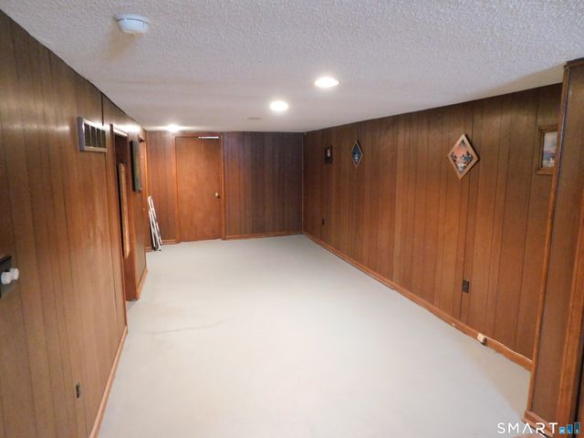 34 Cornwall Drive, Windsor Locks, CT 06096