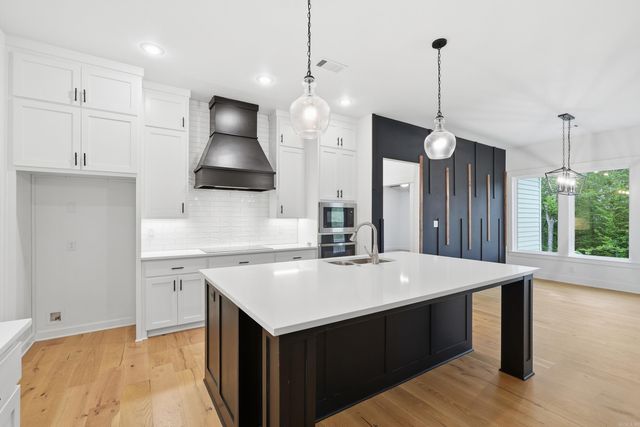 13032 Avilla Hills Cove, Alexander, AR 72002