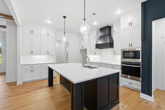 13032 Avilla Hills Cove, Alexander, AR 72002