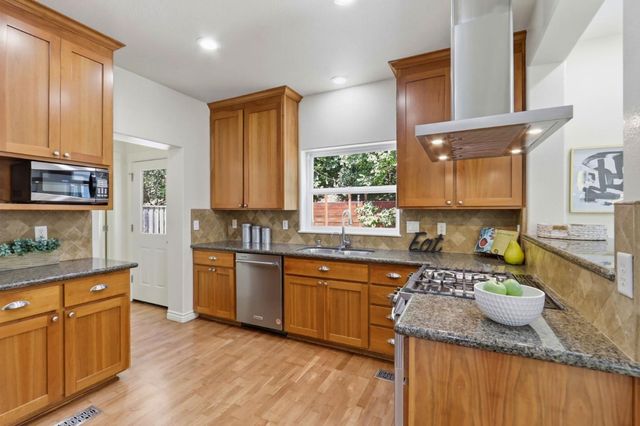 338 Creekside Village Drive, Los Gatos, CA 95032