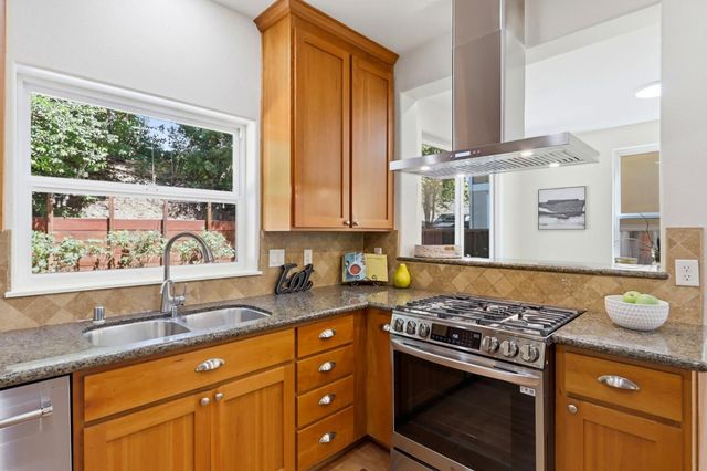 338 Creekside Village Drive, Los Gatos, CA 95032