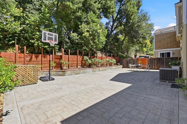 338 Creekside Village Drive, Los Gatos, CA 95032