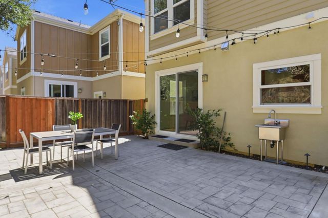 338 Creekside Village Drive, Los Gatos, CA 95032