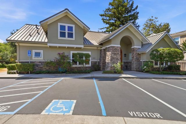 338 Creekside Village Drive, Los Gatos, CA 95032