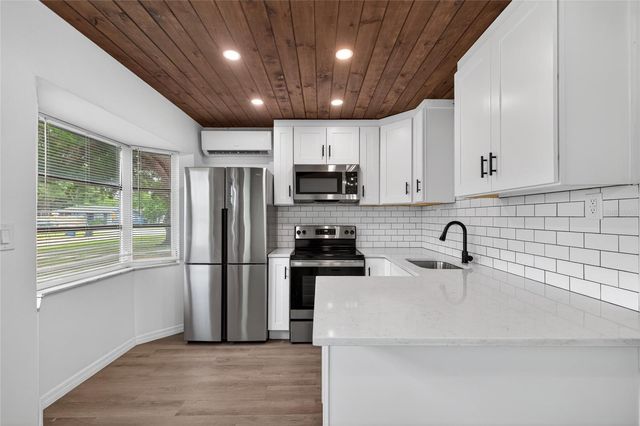 679 71ST AVE NORTH AVENUE N, St Petersburg, FL 33702