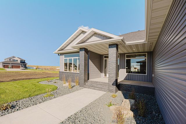 1082 Larkin Lane W, West Fargo, ND 58078