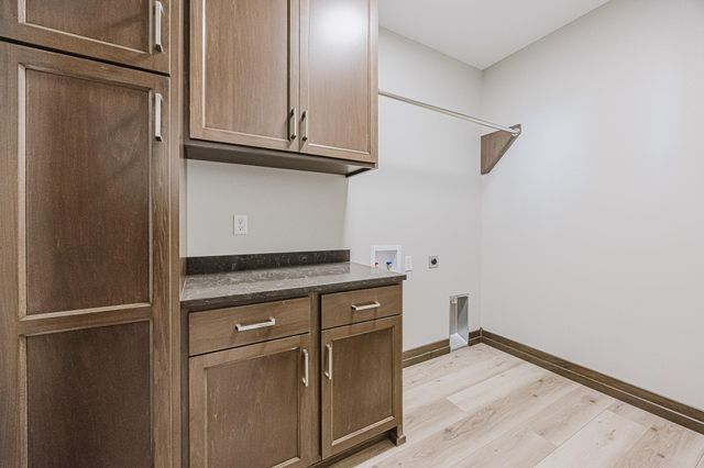 1082 Larkin Lane W, West Fargo, ND 58078