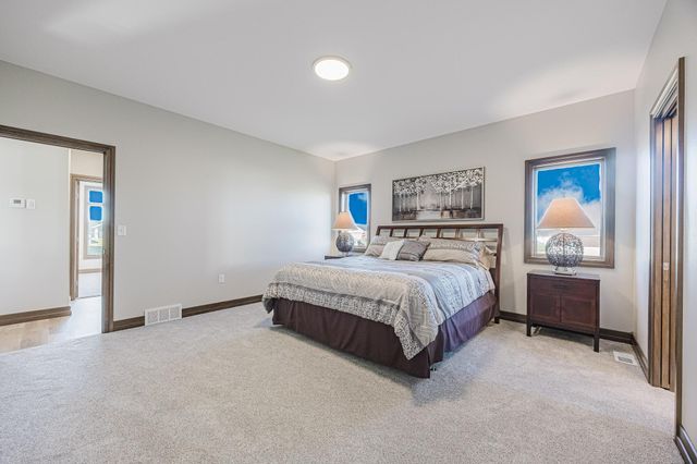 1082 Larkin Lane W, West Fargo, ND 58078