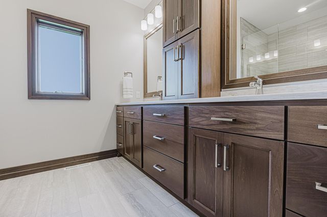 1082 Larkin Lane W, West Fargo, ND 58078