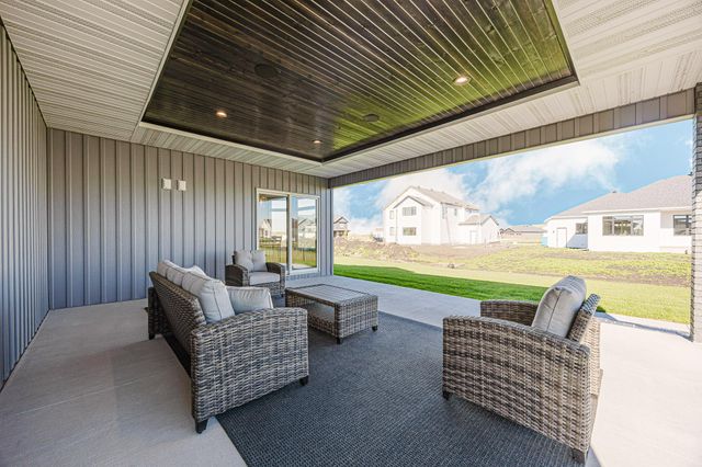 1082 Larkin Lane W, West Fargo, ND 58078