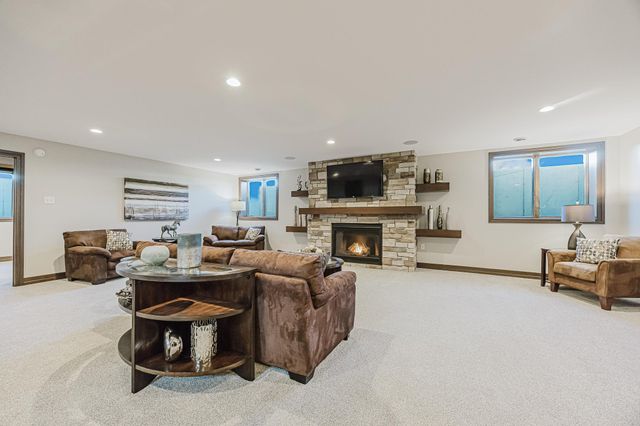 1082 Larkin Lane W, West Fargo, ND 58078