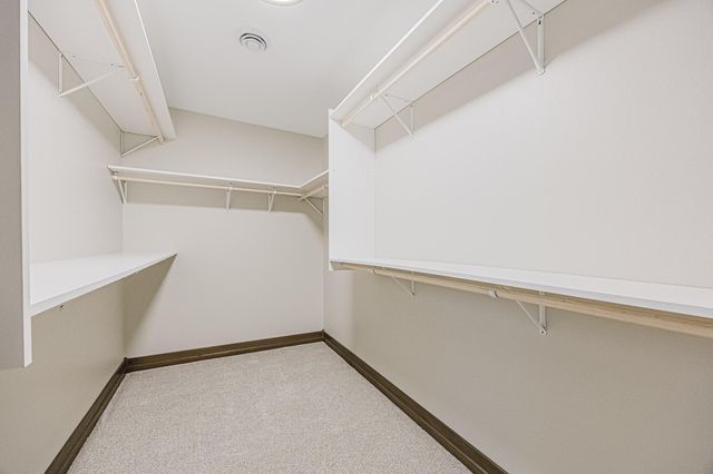 1082 Larkin Lane W, West Fargo, ND 58078