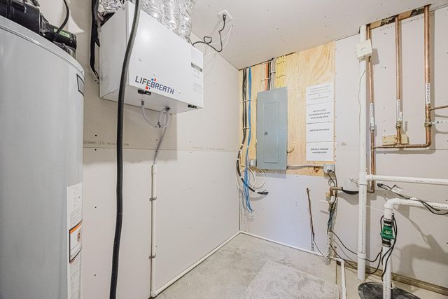 1082 Larkin Lane W, West Fargo, ND 58078