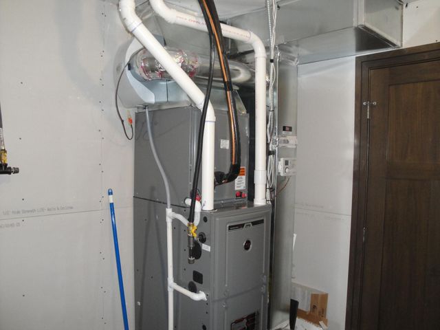 1082 Larkin Lane W, West Fargo, ND 58078