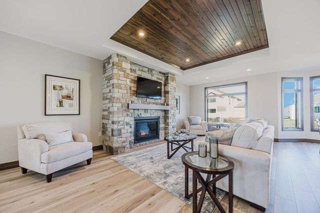 1082 Larkin Lane W, West Fargo, ND 58078