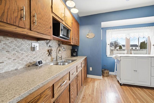 1336 WIRTZ AVENUE, Green Bay, WI 54304