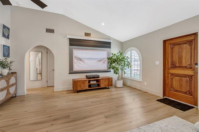 3819 W SAN MIGUEL STREET, Tampa, FL 33629