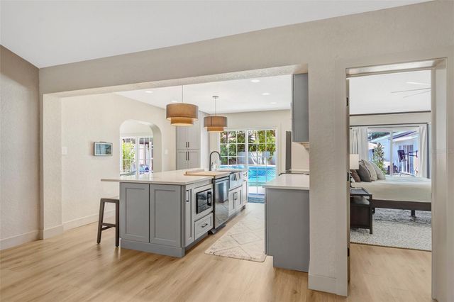 3819 W SAN MIGUEL STREET, Tampa, FL 33629
