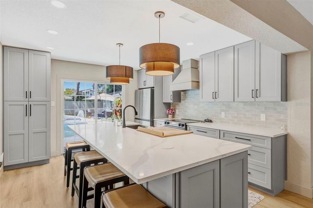 3819 W SAN MIGUEL STREET, Tampa, FL 33629