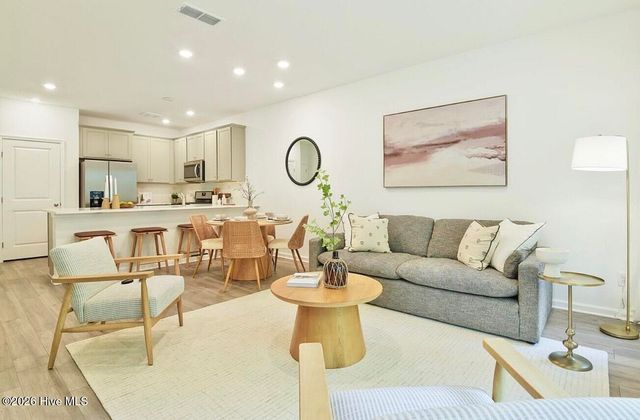 592 Sandy Hollow Drive, Jacksonville, NC 28540