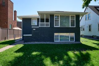 1284 Snelling Avenue N, Saint Paul, MN 55108