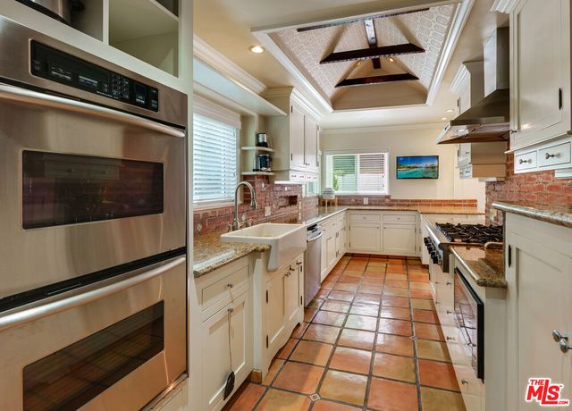 3740 Lankershim Boulevard, Los Angeles, CA 90068