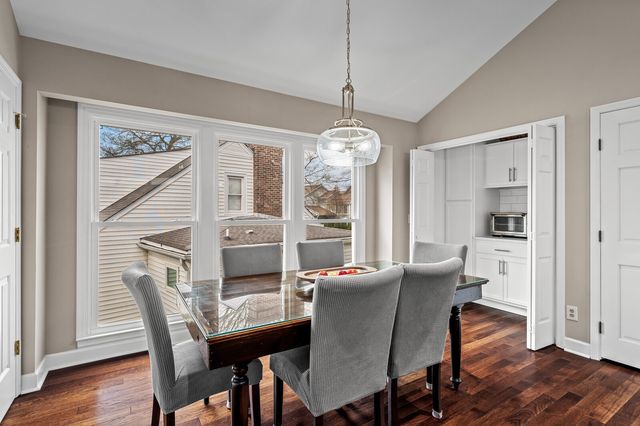 1133 Woodvale Dr, Nashville, TN 37204