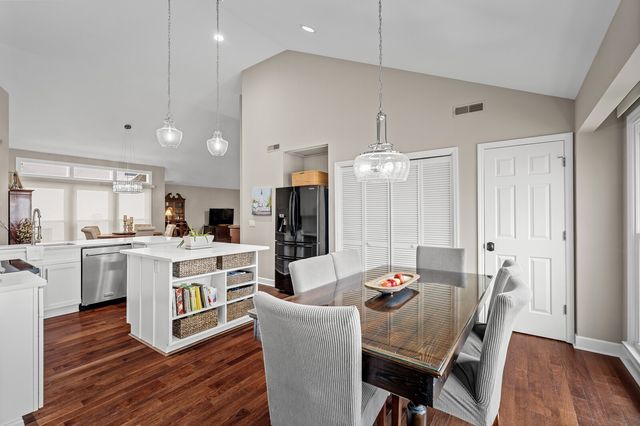 1133 Woodvale Dr, Nashville, TN 37204