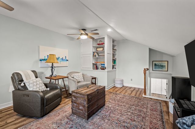 1133 Woodvale Dr, Nashville, TN 37204