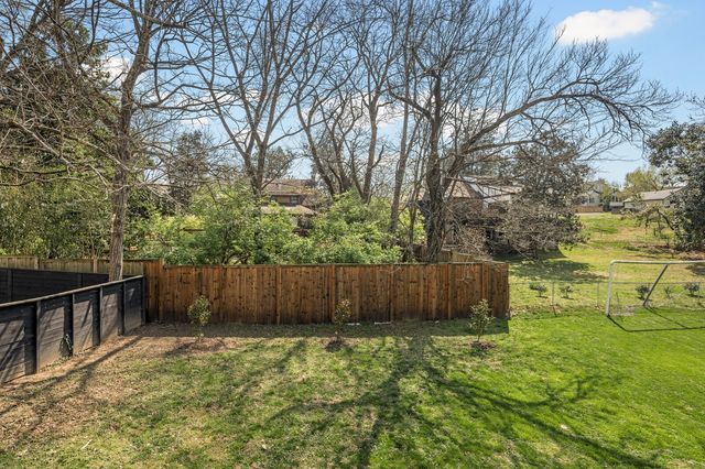 1133 Woodvale Dr, Nashville, TN 37204