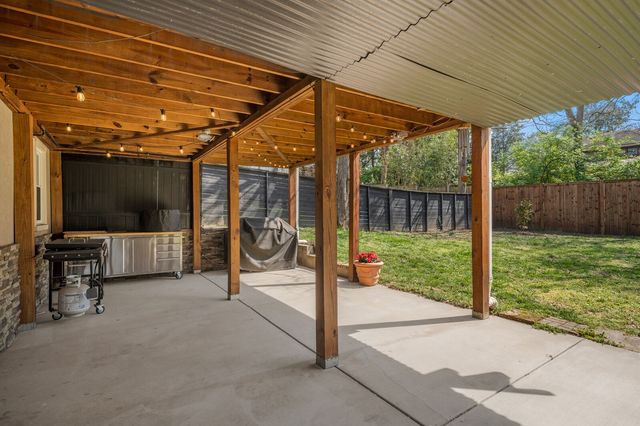 1133 Woodvale Dr, Nashville, TN 37204