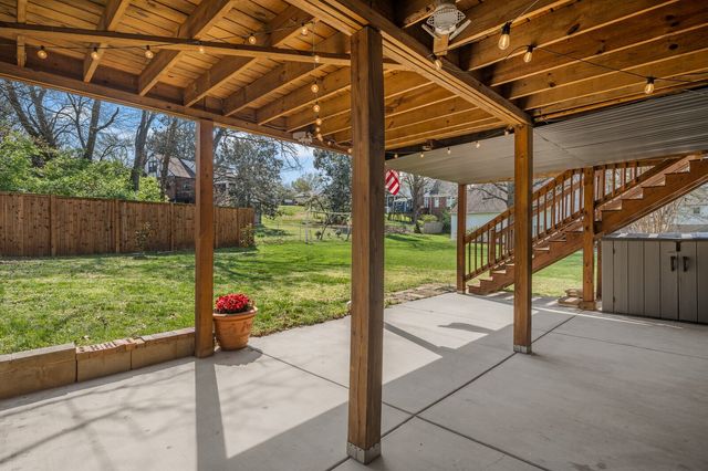 1133 Woodvale Dr, Nashville, TN 37204