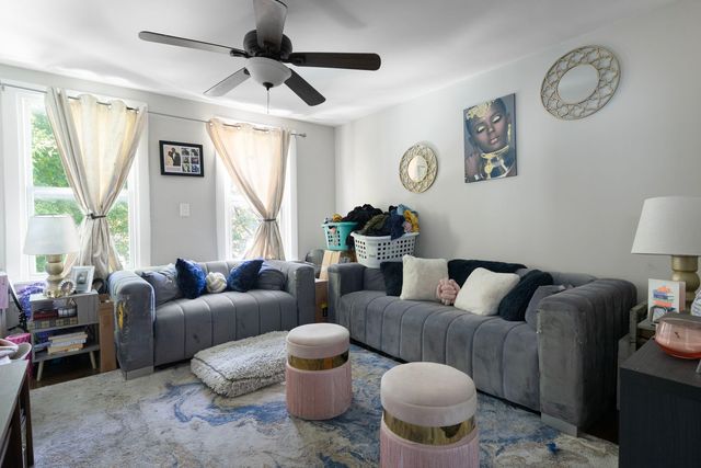 3339 S Artesian Avenue, Chicago, IL 60608