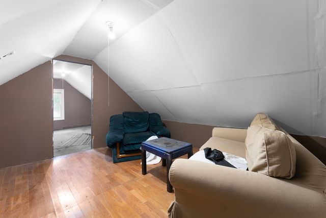 3339 S Artesian Avenue, Chicago, IL 60608