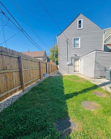 3339 S Artesian Avenue, Chicago, IL 60608