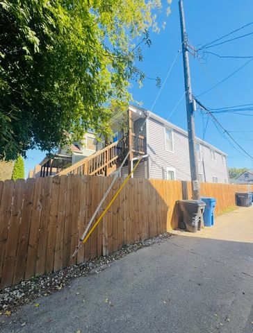 3339 S Artesian Avenue, Chicago, IL 60608